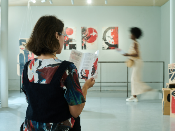 Community‑Driven Exhibitions: How Anyone Can Contribute Online