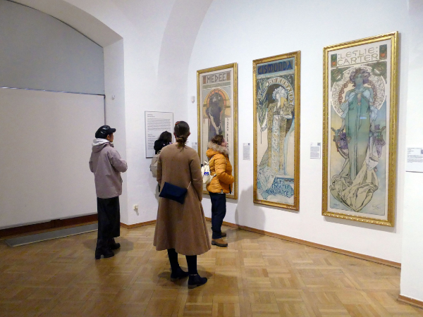 Gallery Opening vs Art Fair