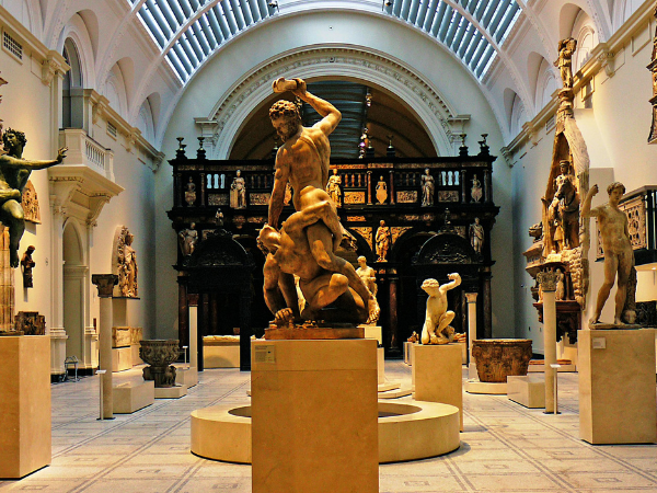 Famous Sculptures Every Art Student Should Know