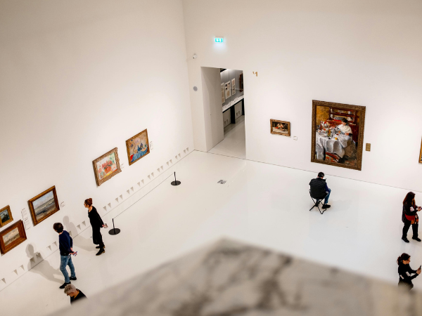 Why Do Museums Keep the Temperature So Stable?